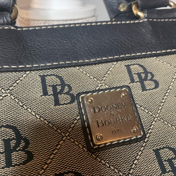 Dooney & Bourke DB print 1975 - Picture 5 of 16
